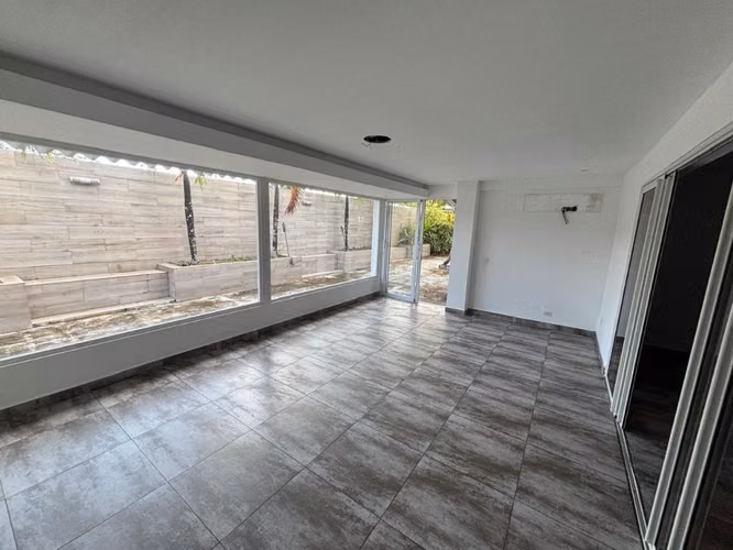 VERSALLES / CASA 260M² / 3 REC / 3.5 BAÑOS / 2 PISOS / PARKING TECHADO
