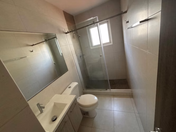VERSALLES / CASA 260M² / 3 REC / 3.5 BAÑOS / 2 PISOS / PARKING TECHADO