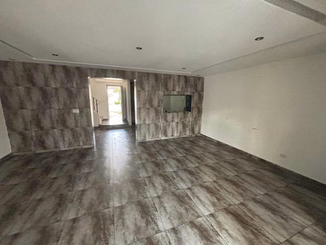 VERSALLES / CASA 260M² / 3 REC / 3.5 BAÑOS / 2 PISOS / PARKING TECHADO