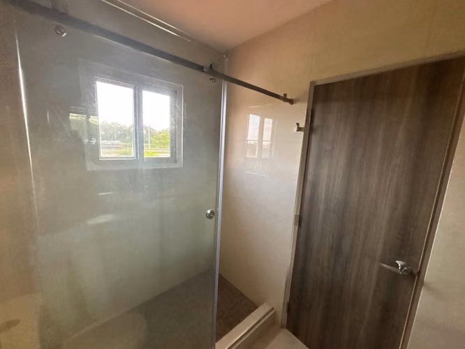 VERSALLES / CASA 260M² / 3 REC / 3.5 BAÑOS / 2 PISOS / PARKING TECHADO