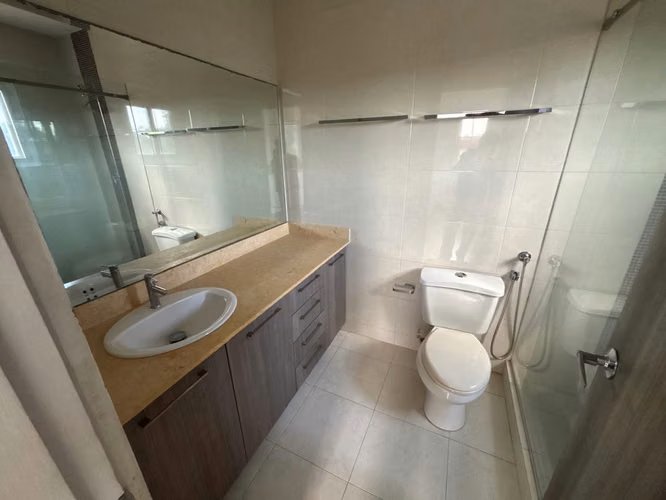 VERSALLES / CASA 260M² / 3 REC / 3.5 BAÑOS / 2 PISOS / PARKING TECHADO