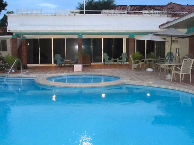 SE VENDE VILLA DE 8 RECÁMARAS EN CORONADO (13)
