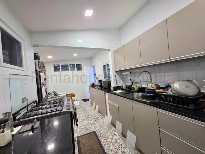 vendo casa en chanis OF 26-2705
