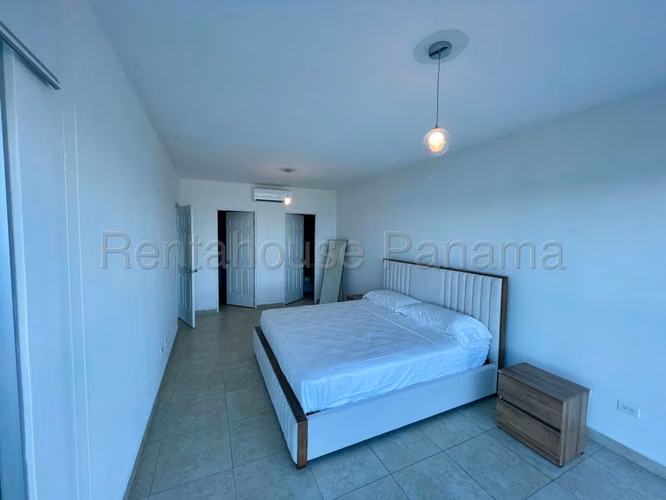 Se Vende Apartamento en Avenida Balboa VLU26-5213