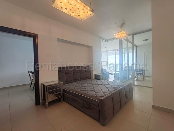 Se Vende Apartamento en Avenida Balboa VLU26-6047