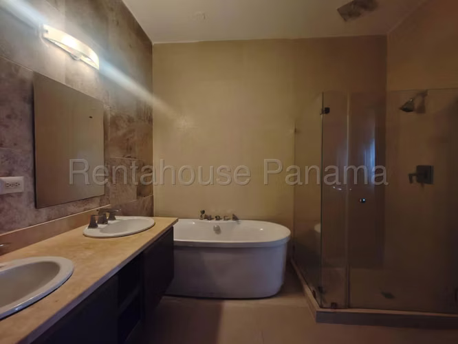 Se Vende Apartamento en Avenida Balboa VLU26-6047