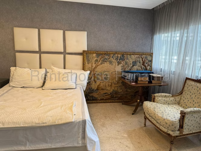 Se Vende Apartamento en Avenida Balboa VLU26-6158