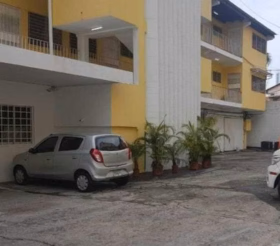 Bella Vista, Via España, Vendo 2 edificios antiguos