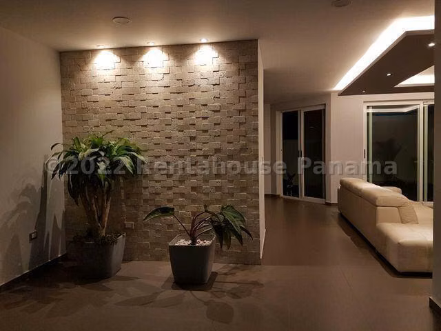 vendo casa en HORIZONTES altos de panama OF 25-4450