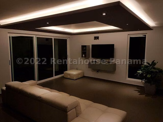 vendo casa en HORIZONTES altos de panama OF 25-4450