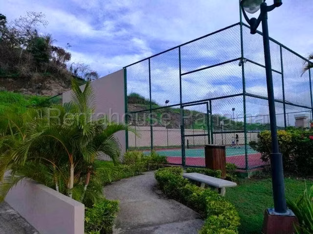 Venta Casa en Villa Tiber Brisas del Golf 26YCG1989