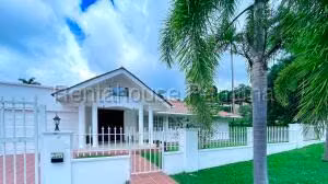 Alquiler de Casa con 700m2 en Panama Pacifico PH Residencial Howard 26-2390SR