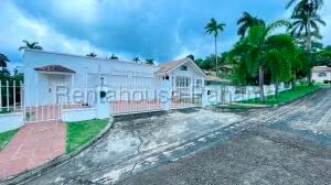 Alquiler de Casa con 700m2 en Panama Pacifico PH Residencial Howard 26-2390SR