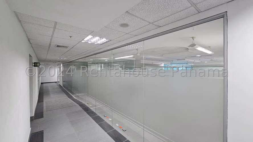 Se Vende oficina en Costa del Este MDV26-6455