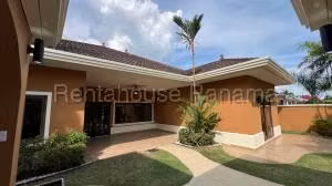 Alquiler de Casa con 612m2 en Costa Sur PH Sunset Coast 26-5958SR