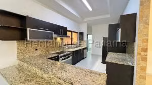 Alquiler de Casa con 612m2 en Costa Sur PH Sunset Coast 26-5958SR