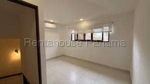 Alquiler de Casa con 612m2 en Costa Sur PH Sunset Coast 26-5958SR