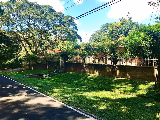 Venta de Espectacular Casa en las Cumbres - Imagen 12
