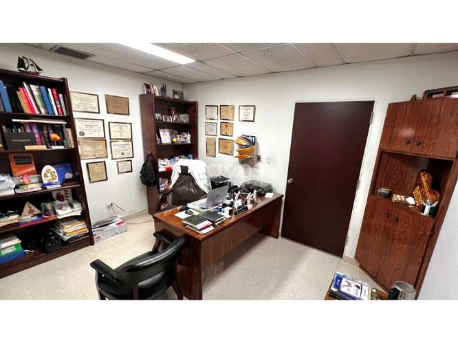 VENTA DE CONSULTORIO EQUIPADO CON VISTAS A LA CIUDAD - PUNTA PAITILLA - Imagen 4
