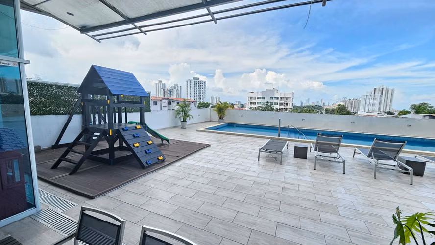 Altos del Golf , VENTA de apartamento remodelado a 2 cuadras del Parque Omar.