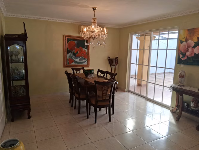 SE VENDE CASA EN DORADO SPRING – EXCLUSIVA RESIDENCIA EN COMUNIDAD CERRADA