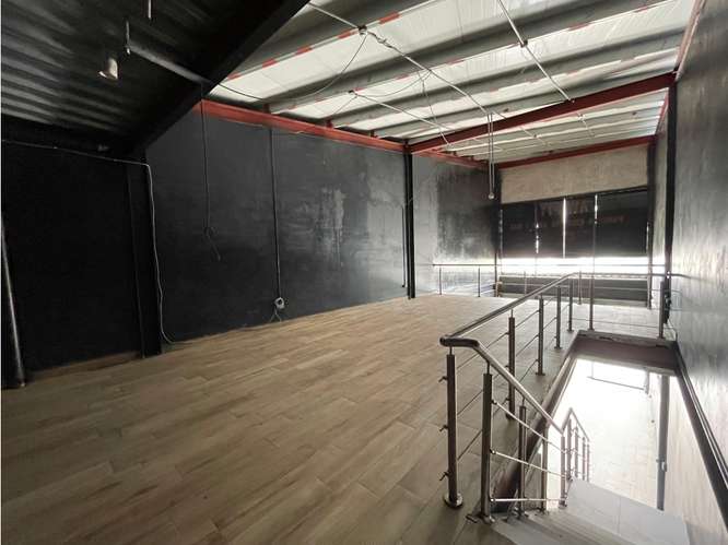 SE ALQUILA LOCAL EN MIDTOWN PLAZA TUMBA MUERTO CON MEZZANINE