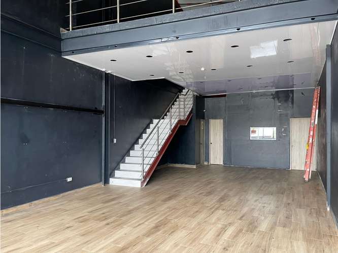 SE ALQUILA LOCAL EN MIDTOWN PLAZA TUMBA MUERTO CON MEZZANINE