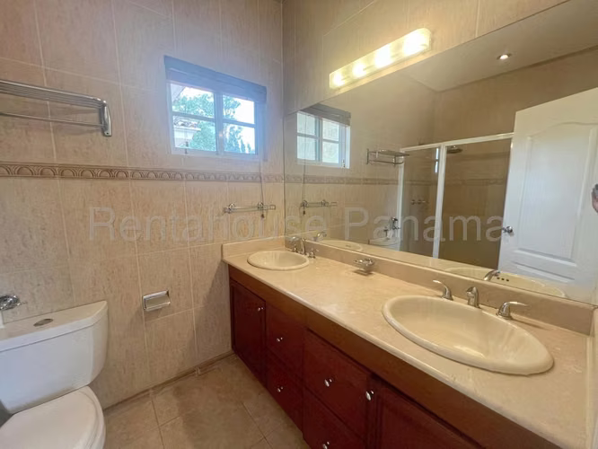 Venta de casa en Costa del Este   AK