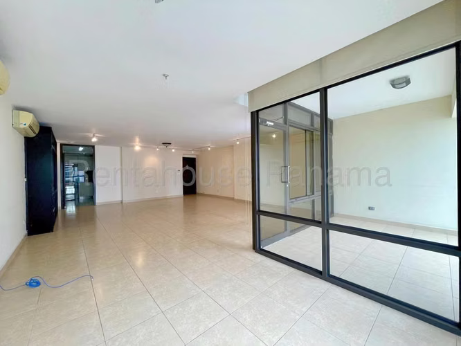 Venta de apartamento en Costa del Este   AK