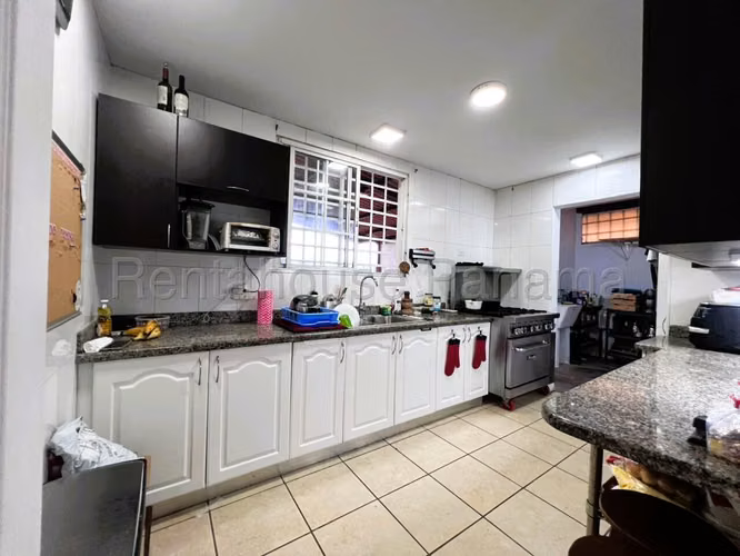 Amplia Casa en brisas del Golf en Venta Mts2: 148.56 PD