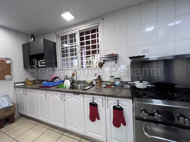 Amplia Casa en brisas del Golf en Venta Mts2: 148.56 PD