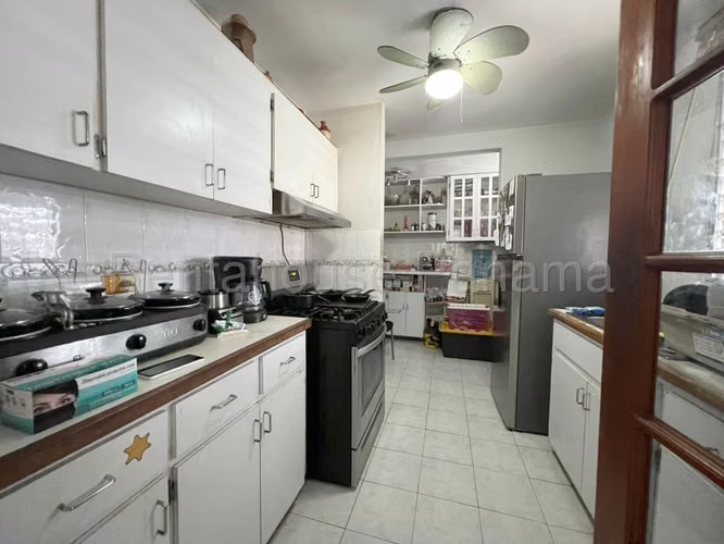 Venta de casa en Condado del Rey   AK