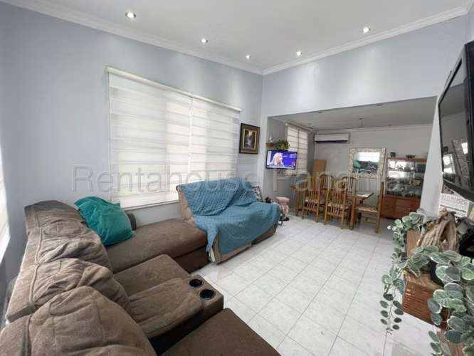 Venta de casa en Condado del Rey   AK