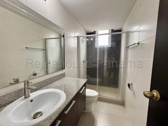 Venta de apartamento en Altos del Golf   AK