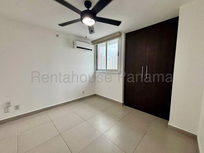 Venta de apartamento en Altos del Golf   AK