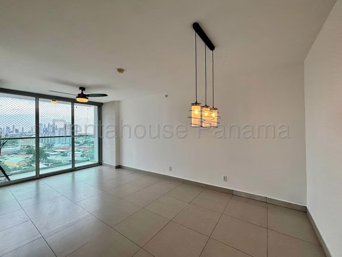 Venta de apartamento en Altos del Golf   AK