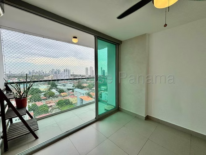 Venta de apartamento en Altos del Golf   AK