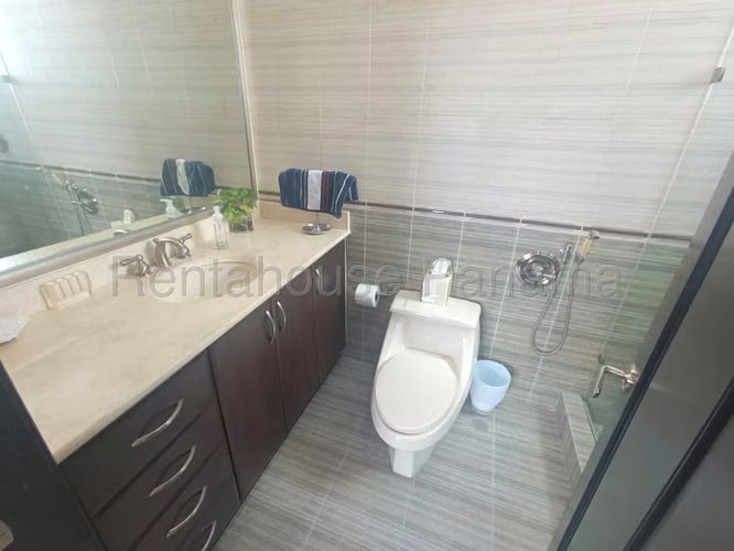 Apartamento  Amoblado en Venta en Ocean Two Costa del Este CIG264168