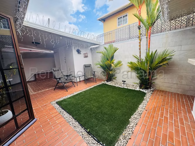 Casa en venta en Chanis KC
