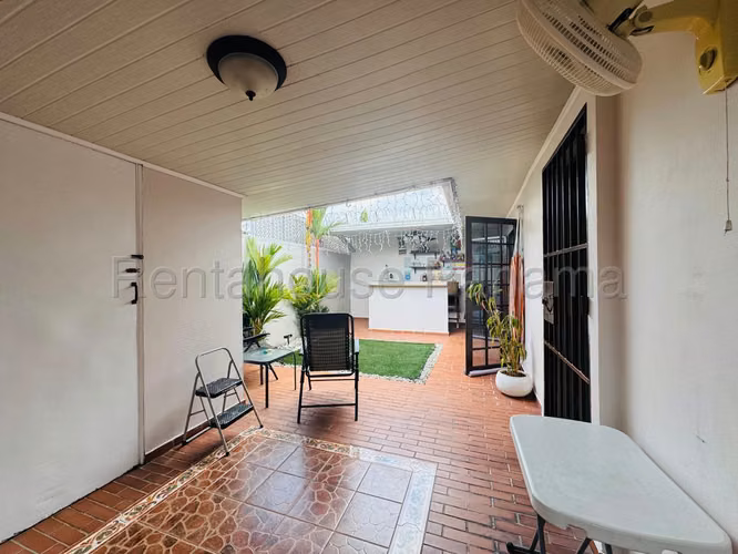 Casa en venta en Chanis KC