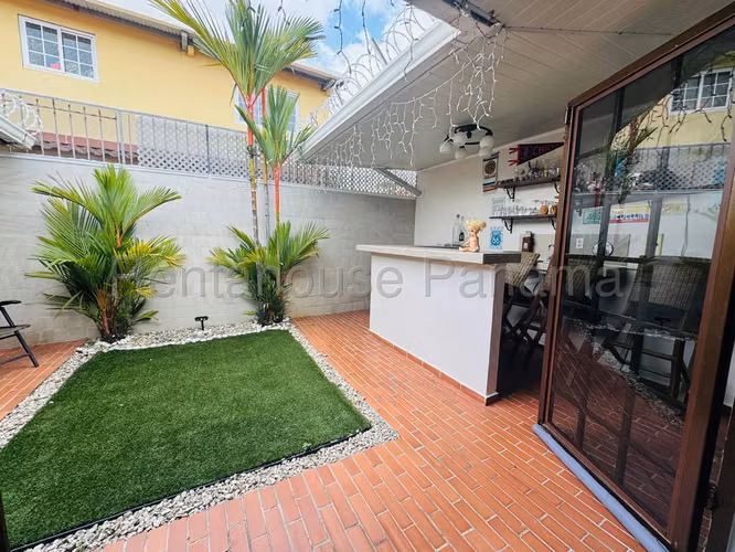 Casa en venta en Chanis KC
