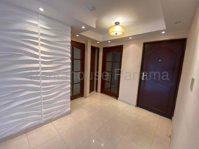 Apartamento en Venta en El Cangrejo Aranjuez 26YCG6496