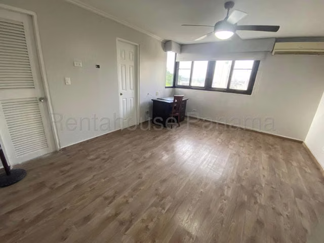 Apartamento en Venta en El Cangrejo Aranjuez 26YCG6496