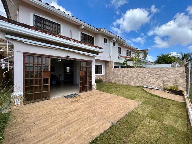 De Oportunidad Se Vende casa en Residencial privado - El Dorado.