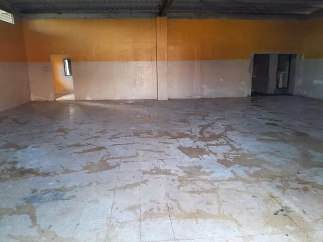 REMATO GALERA CON LOCAL COMERCIAL Y CUARTOS DE ALQUILER