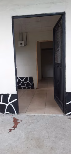 REMATO GALERA CON LOCAL COMERCIAL Y CUARTOS DE ALQUILER