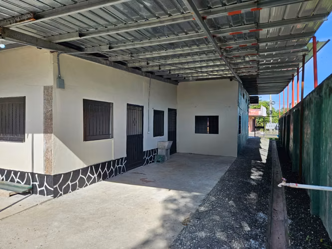 REMATO GALERA CON LOCAL COMERCIAL Y CUARTOS DE ALQUILER
