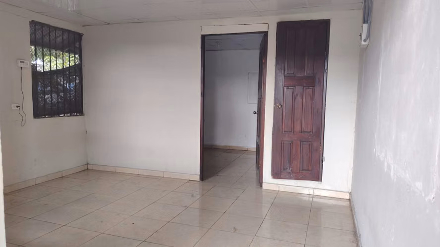 REMATO GALERA CON LOCAL COMERCIAL Y CUARTOS DE ALQUILER