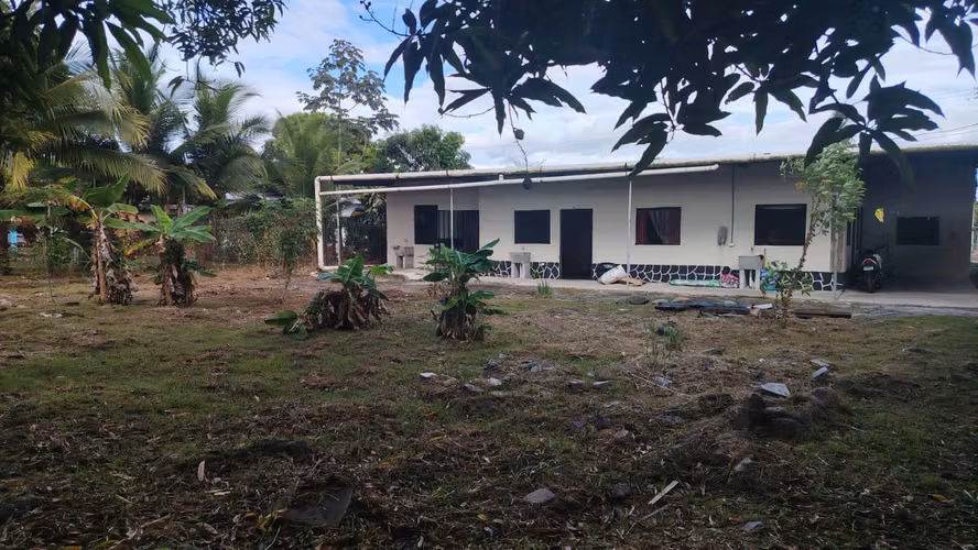 REMATO GALERA CON LOCAL COMERCIAL Y CUARTOS DE ALQUILER