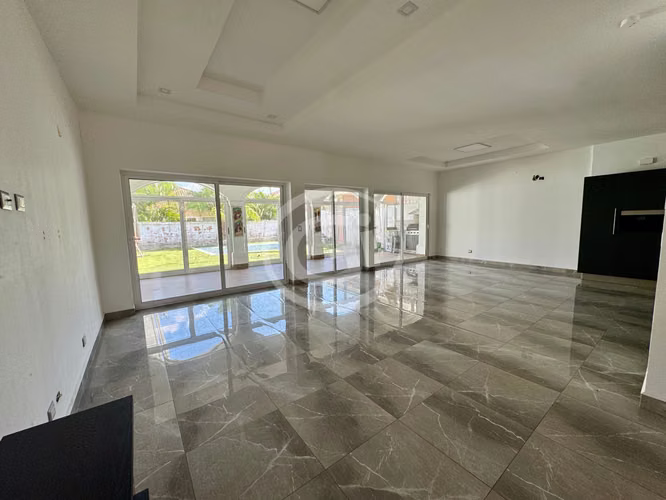 Venta Casa Sunset Coast de una planta con piscina – Remate bancario - Imagen 2